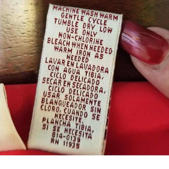 Essentials Worthington Red Long Sleeve Button Up Front Flap Pockets Top Size 18M - Picture 7 of 7